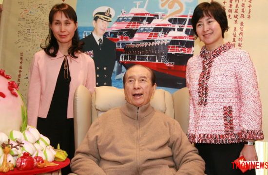 赌王何鸿燊医院庆祝90大寿